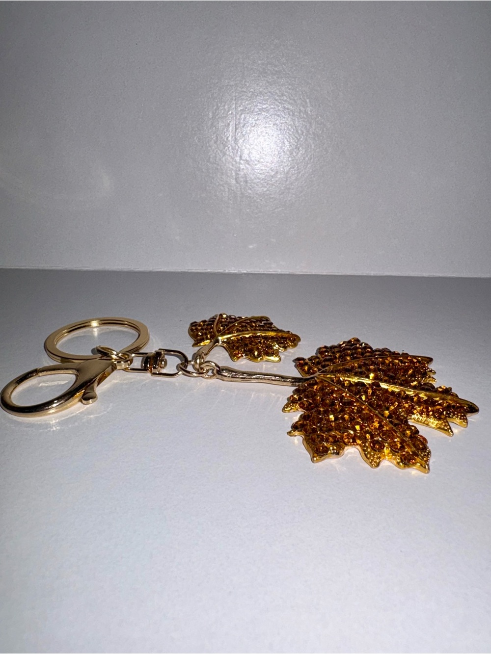 Golden Hour Maple Leaf Keychain - Sparkling Fall Accessory - Picture 6 of 7